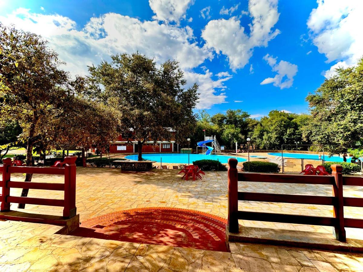 Parque Hotel Manantial Hohenau Екстер'єр фото