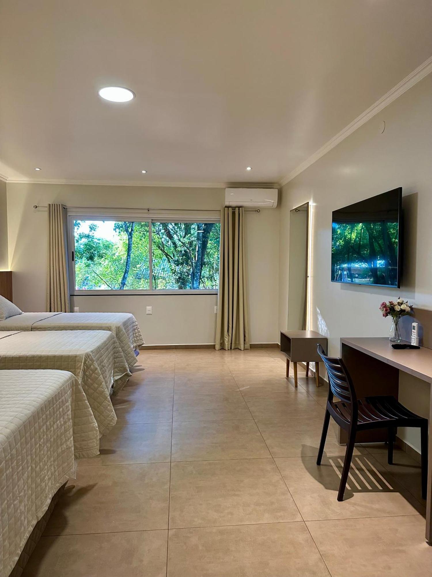 Parque Hotel Manantial Hohenau Екстер'єр фото